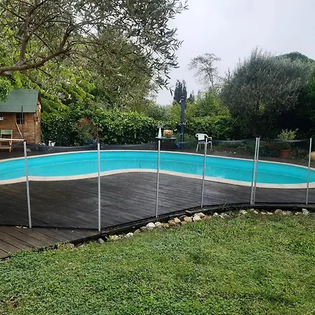 De 4 Avec Piscine Privee Et Terrasse Amenagee A La Salvetat Saint Gilles 4*